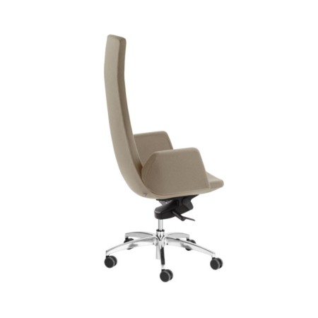 Chaise de direction North Cape tissu beige avec accoudoirs rembourrés et roulettes – dossier haut incliné