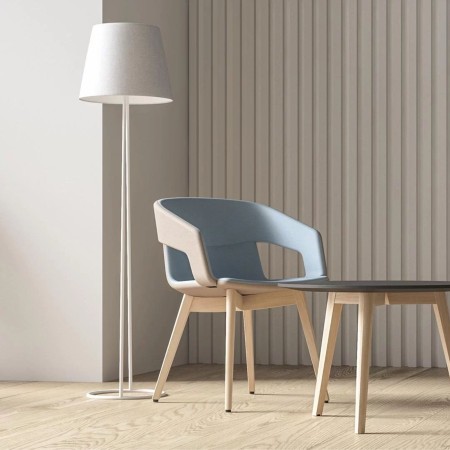 Chaise visiteur TWIST&SIT en finition bicolore avec pieds bois – parfaite pour une zone d'attente ou un espace lounge chaleureux