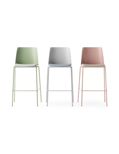 Tabourets Polytone L disponibles en gris, noir et rose pastel