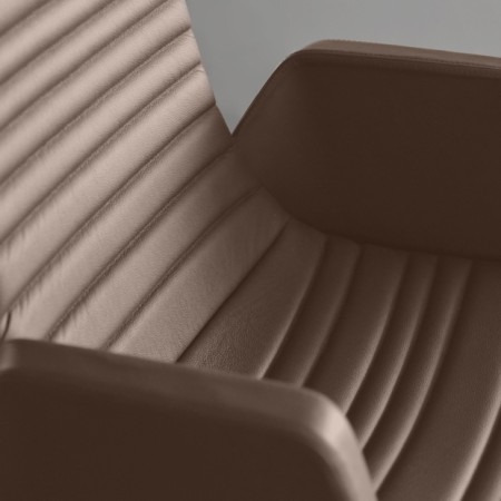 Chaise de direction North Cape en cuir avec accoudoirs et dossier haut