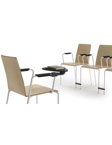 Coin détente équipé de chaises Moon Wood avec accoudoirs et dossier haut – Moon Wood