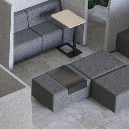 Système modulaire gris clair et gris foncé dans open-space