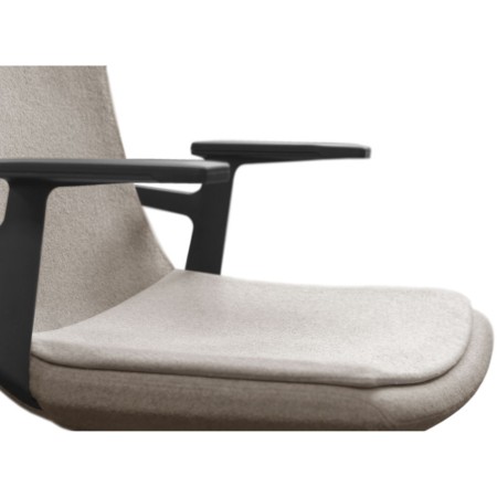 Zoom sur accoudoirs fixes et coussin d’assise optionnel du siège North Cape