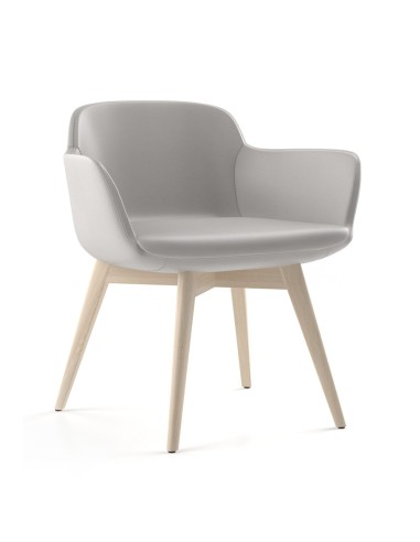 Chaise Danae en tissu gris clair avec pieds bois clair inclinés – Danae