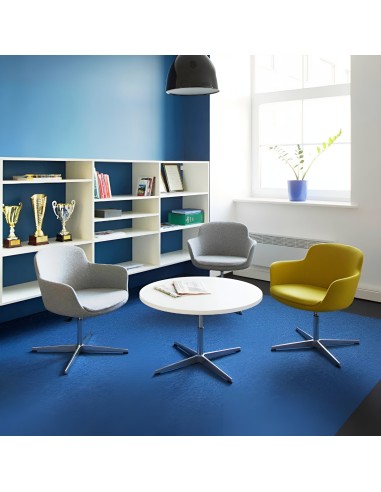 Salle d'attente avec chaises confortables DANAE pour visiteurs