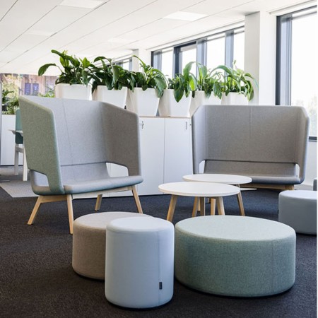 Canapé TWIST&SIT Soft dossier haut piètement bois clair en espace pause