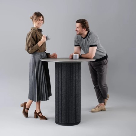 table haute PARTHOS en feutre PET gris – mobilier pour réunion debout ou pause