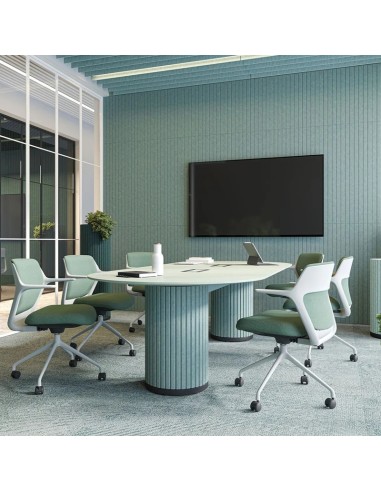Salle de réunion verte avec table PARTHOS et chaises à roulettes design