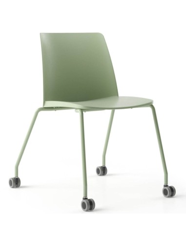 Chaise verte Polytone L à roulettes – vue de trois quarts