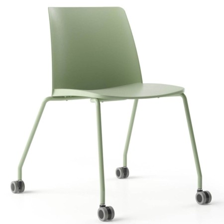 Chaise verte Polytone L à roulettes – vue de trois quarts