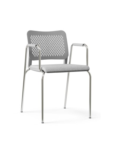 Chaise visiteur WAIT en plastique gris sur fond blancs avec piètement 4 pieds