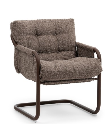Chaise Barbara en tissu marron, vue de trois quarts – Barbara