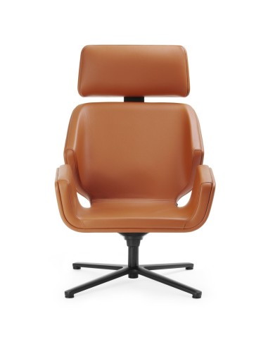 Fauteuil Booi Lounge en cuir camel avec repose-pieds assorti, vue de face – Booi Lounge