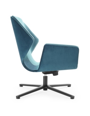 Fauteuil Booi Lounge en tissu bleu clair avec repose-pieds assorti, vue latérale gauche – Booi Lounge