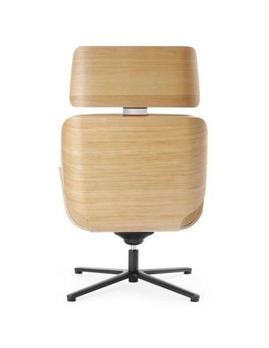 Fauteuil Booi Lounge en finition bois clair avec repose-pieds assorti, vue arrière – Booi Lounge