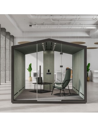 Fauteuil Epocc Lounge en tissu beige dans un bureau moderne – Epocc Lounge