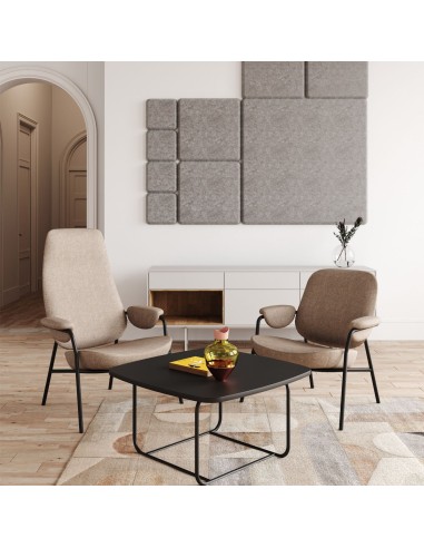 Fauteuils Epocc Lounge autour d’une table basse en bois dans un espace détente – Epocc Lounge