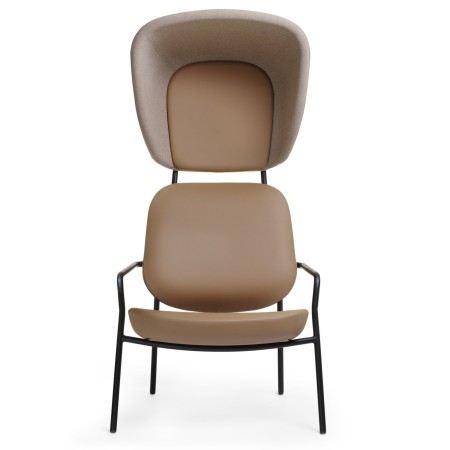 Fauteuil Epocc Lounge en tissu beige, vue de face droite – Epocc Lounge