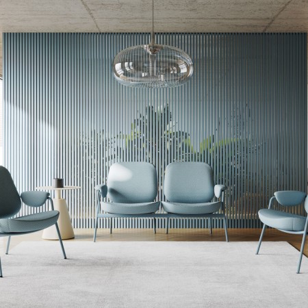 Duo de fauteuils Epocc Lounge en tissu beige dans un espace lumineux et moderne – Epocc Lounge