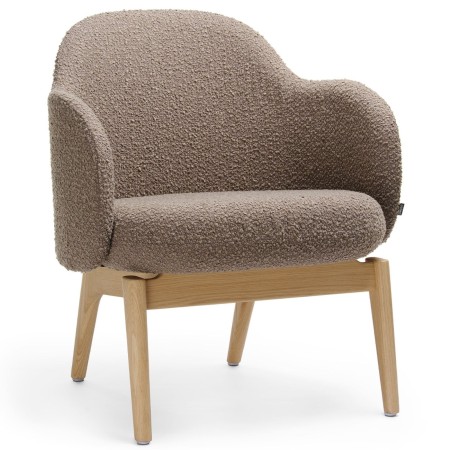 Fauteuil Flos Lounge en tissu marron uni avec pieds en bois clair, vue de trois quarts avant – Flos Lounge