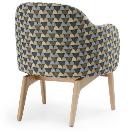 Fauteuil Flos Lounge à motif géométrique avec pieds en bois clair, vue arrière – Flos Lounge