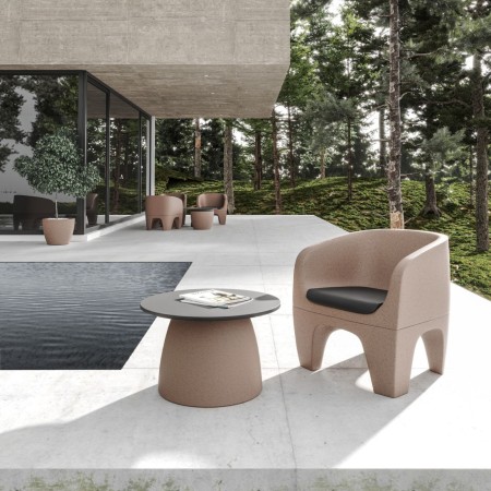 Fauteuil Gummy Bear en plastique recyclé rose clair, vue de trois quarts avant – Gummy Bear 2