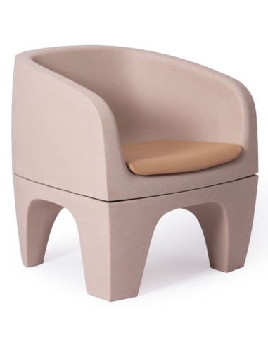 Fauteuil Gummy Bear en plastique recyclé rose clair, vue de trois quarts avant – Gummy Bear