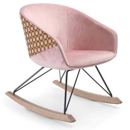 Fauteuil Ox:co rose avec dossier tressé et base à bascule – Ox:co