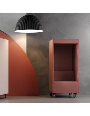 Cabine phonique Quadra rouge dans un espace de travail moderne – Quadra