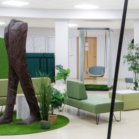 Social Swing Single vert utilisé dans un environnement collaboratif – Social Swing Single