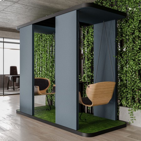 Social Swing vert installé sur une terrasse extérieure – Social Swing