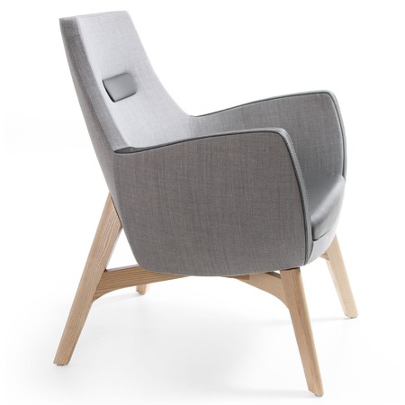 Fauteuil Umm gris avec pieds bois, vue latérale droite – Umm
