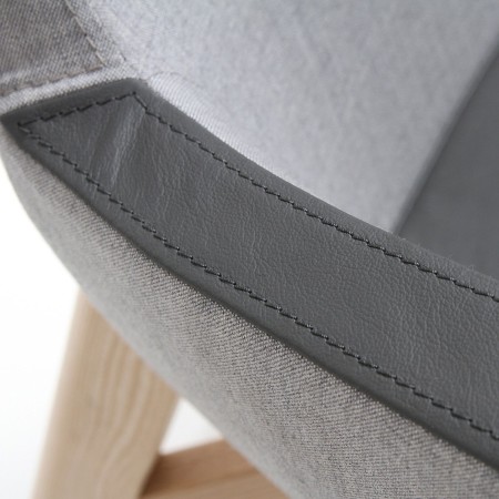 Détail du dossier et accoudoir du fauteuil Umm gris – Umm