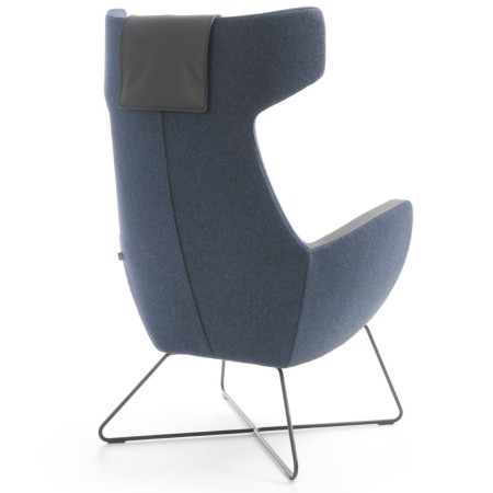 Fauteuil Umm bleu sur piètement métal, vue latérale droite – Umm