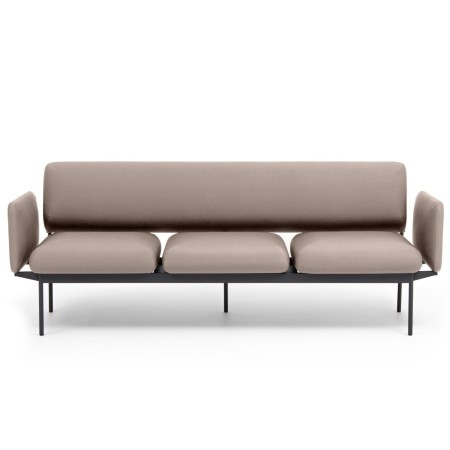 Banquette Fora Care trois places en cuir brun, vue de face – Fora Care