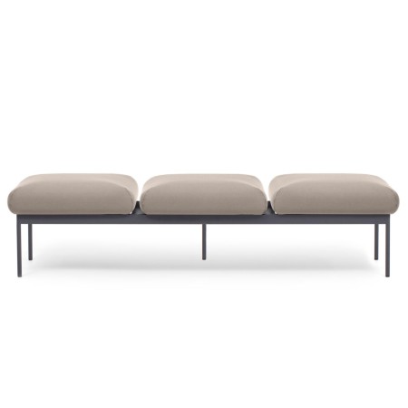 Banquette Fora Care trois places en tissu beige, design sobre – Fora Care