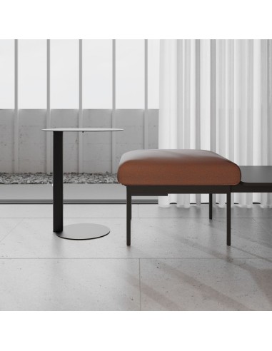 Banquette design épurée en tissu beige clair – Fora Care