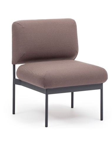 Vue avant d’un fauteuil bas brun avec structure métallique noire – Fora Care