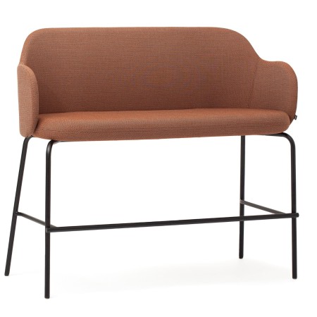 Vue en perspective du banc brun clair avec piètement noir – Flos