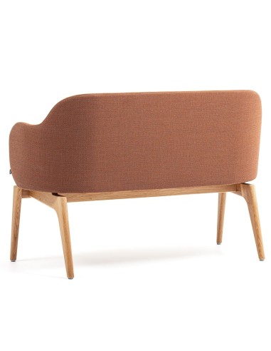 Vue arrière du banc Flos brun avec structure bois naturel