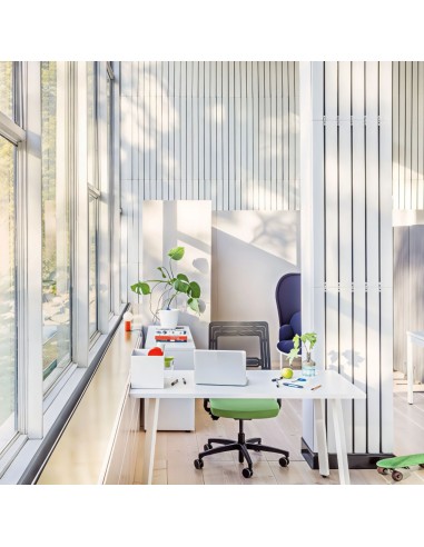 Petit bureau dans espace pour enfant