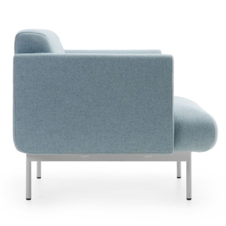 Vue latérale du fauteuil Fora bleu clair minimaliste - Fora