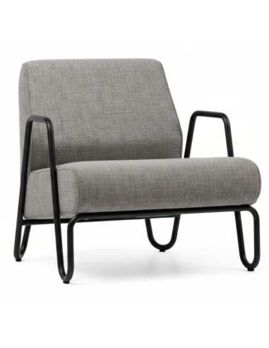 Fauteuil Clip en tissu gris avec accoudoirs bois dans hall d'accueil d'un hôtel en Suisse