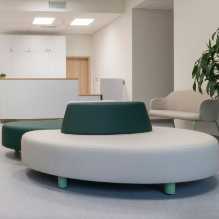 	Canapé Nubi arrondi en tissu beige clair - Nubi 2