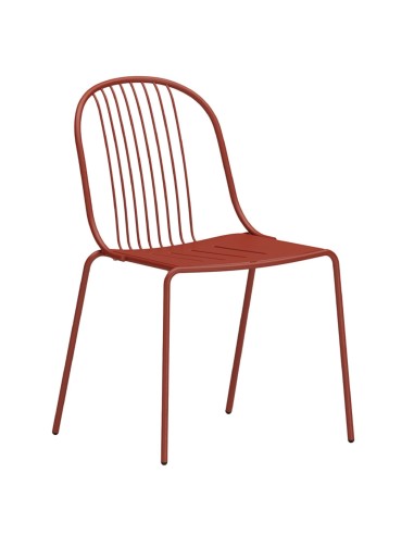 Chaise Diane en métal rouge, vue de 3/4 - Diane