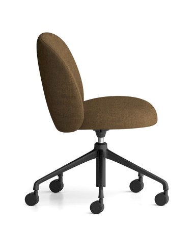 Profil latéral mettant en valeur l’ergonomie de la chaise Volta, idéale pour allier confort et fonctionnalité – Volta