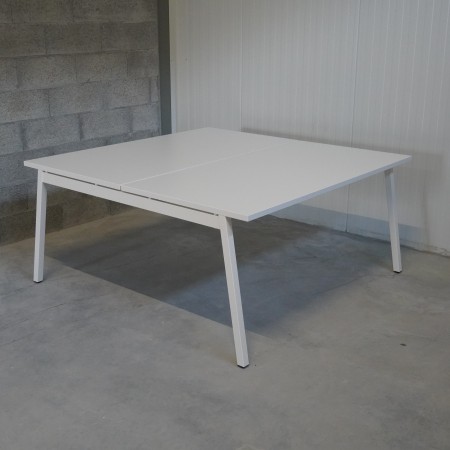 Bureau bench Ogi M de MDD - déstockage comme neuf