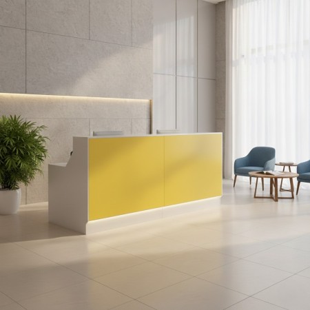 Meuble de réception façade jaune avec fauteuils bleus et table basse