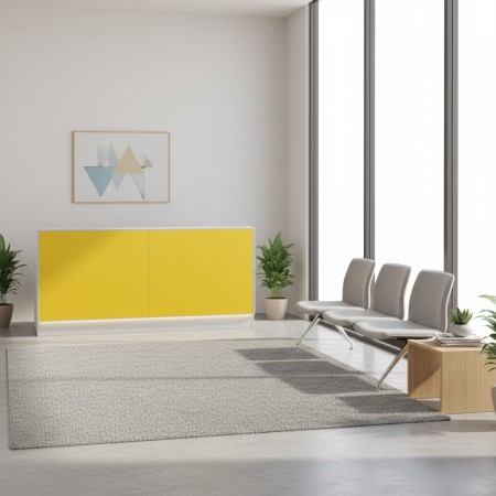 Salle d'attente avec meuble de réception jaune, led intégrée et sièges visiteurs