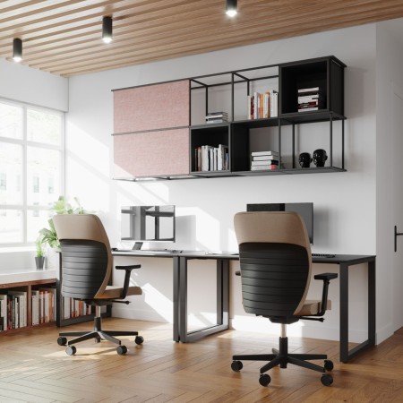 Espace de travail design avec fauteuils Dual DU 102 noirs et bureaux modernes beige